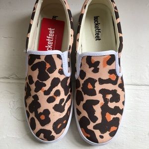 Women’s Bucketfeet size 9. NWT! Leopard print.
